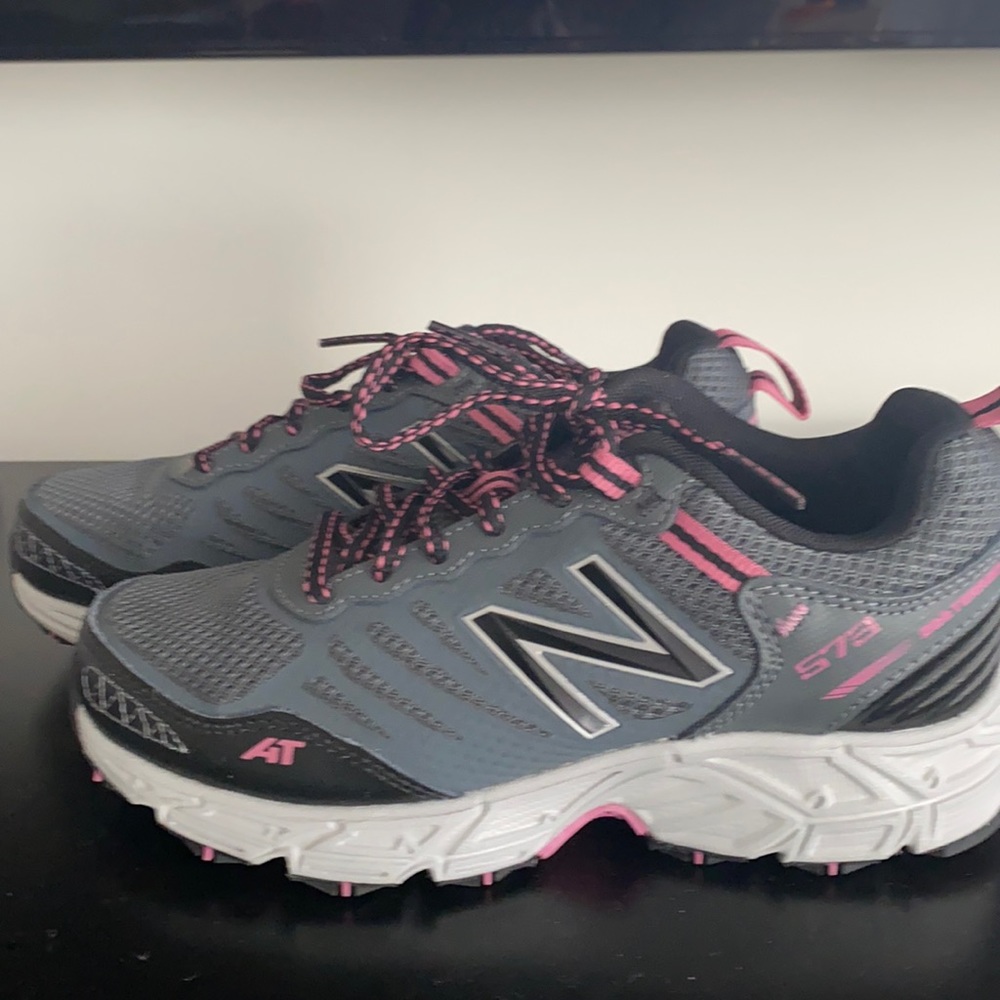 LIKE NEW, New Balance Size 5.5